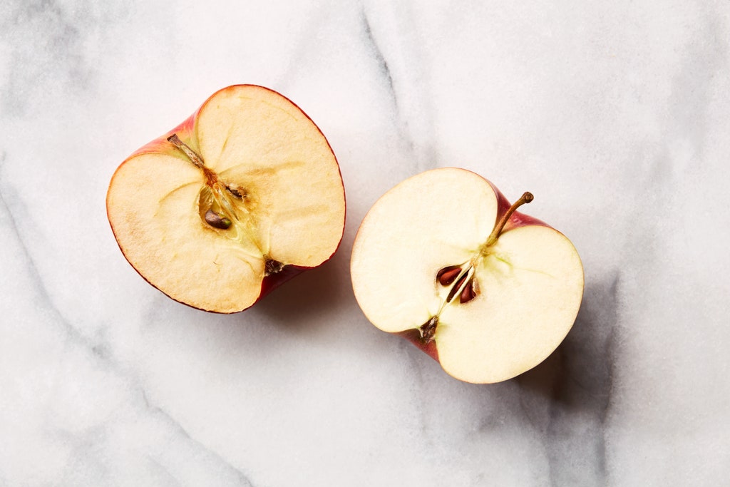 6 Easy Ways to Keep Apples From Turning Brown